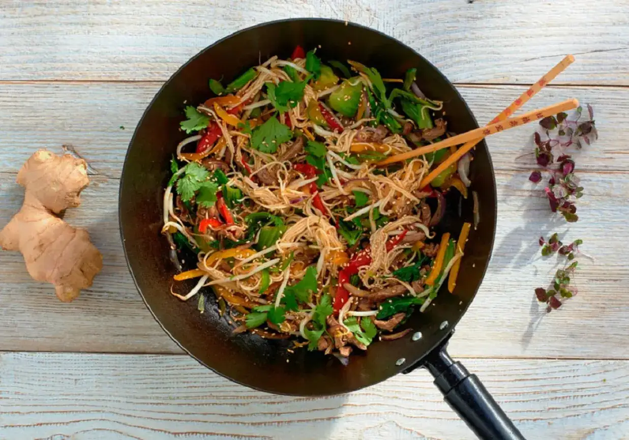 przygotowanie makaronu chow mein bez gotowania