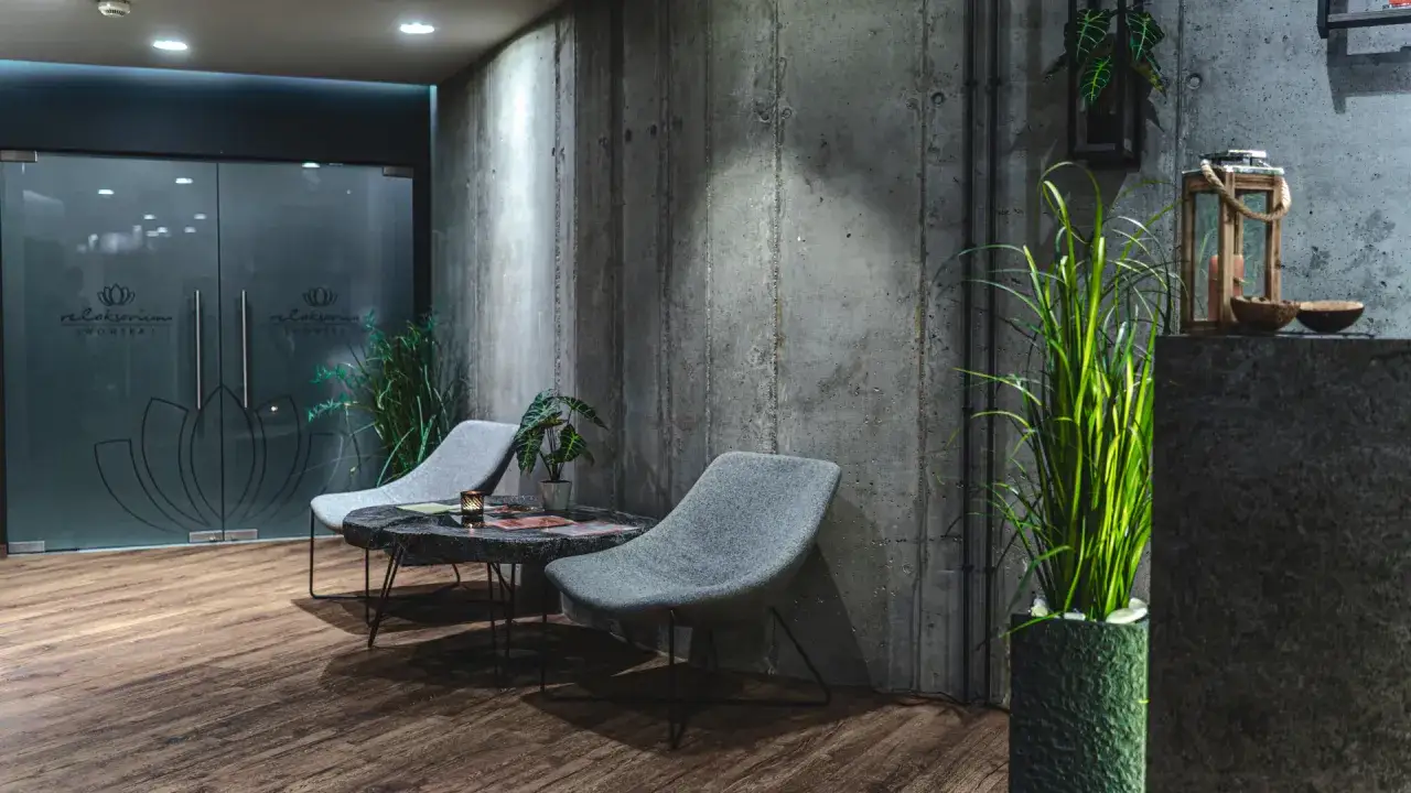 Nowoczesne, minimalistyczne wnętrze męskiego SPA w Krakowie