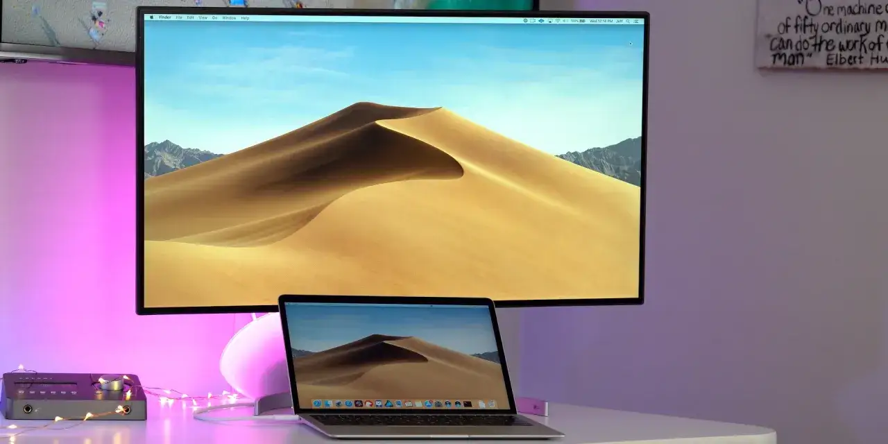 Monitor MacBook z zewnętrznym ekranem