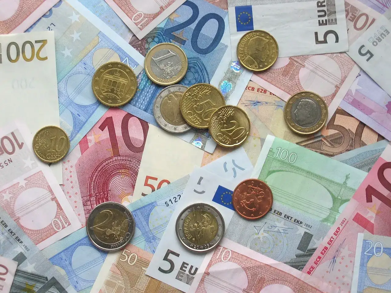 banknoty i monety euro