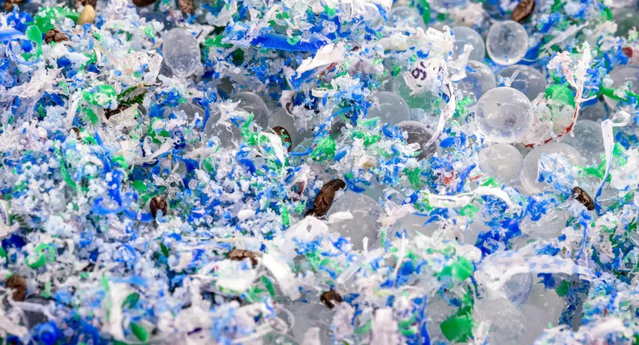 Mikroplastik w wodzie