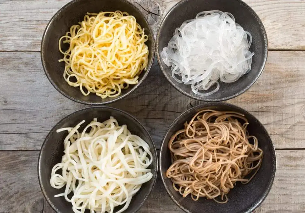 świeży makaron chow mein vs suszony