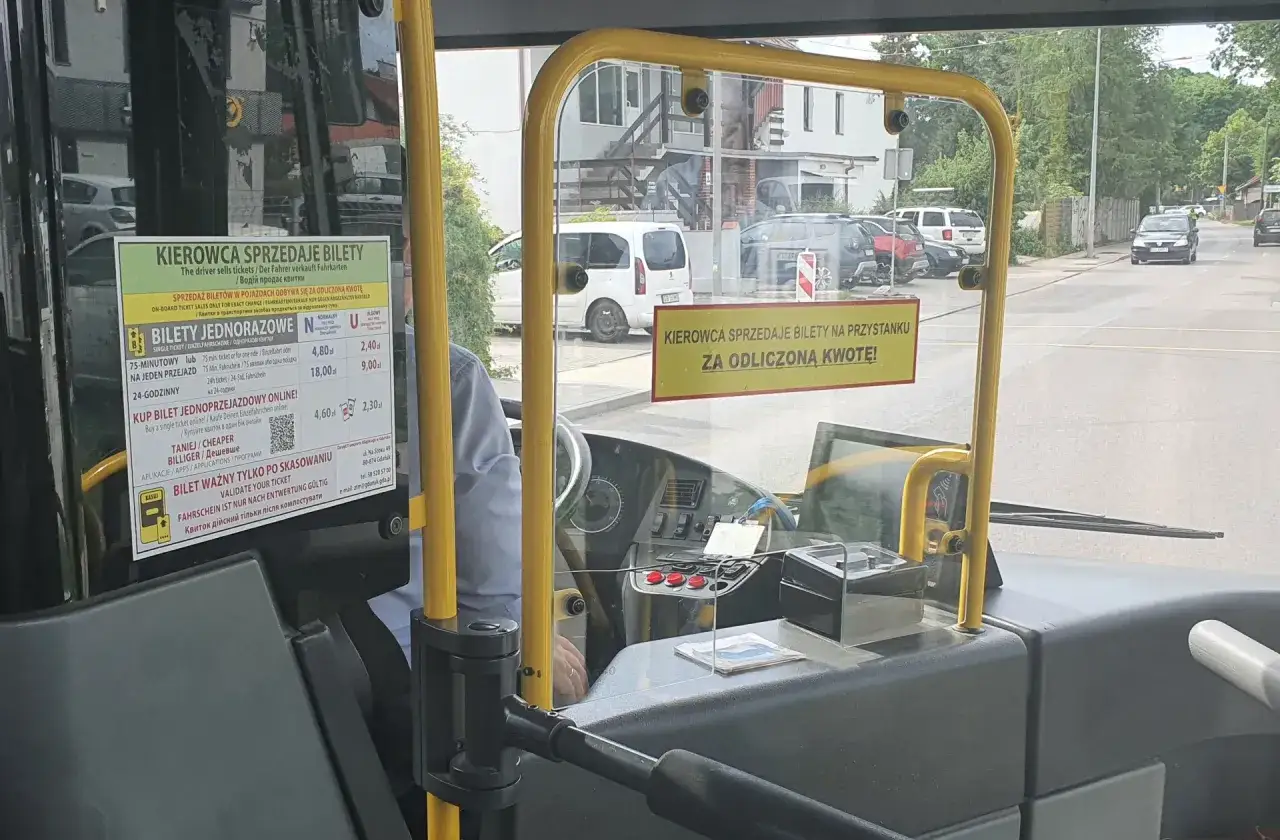 Zakup biletu autobusowego u kierowcy