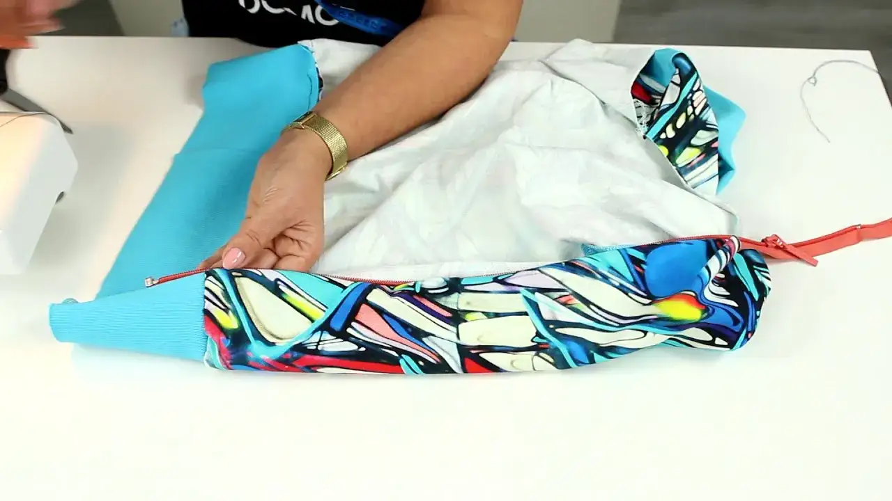 kurczenie ściągacza bluzy gorącą wodą