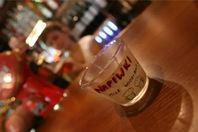 napiwki w barze