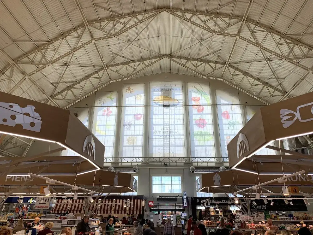 Ryski Targ Centralny wnętrze