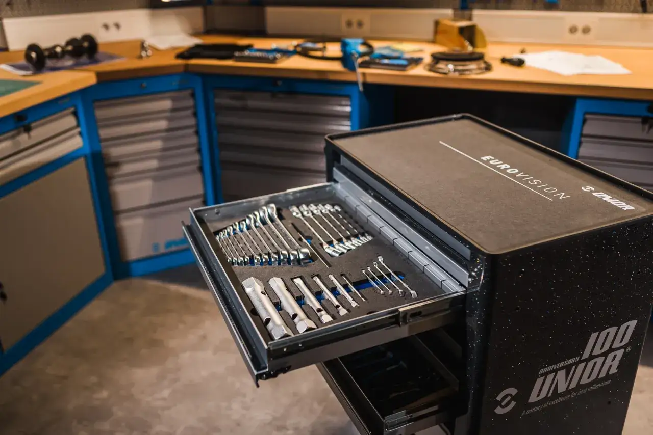 Planowanie warsztatu w garażu, schemat stref