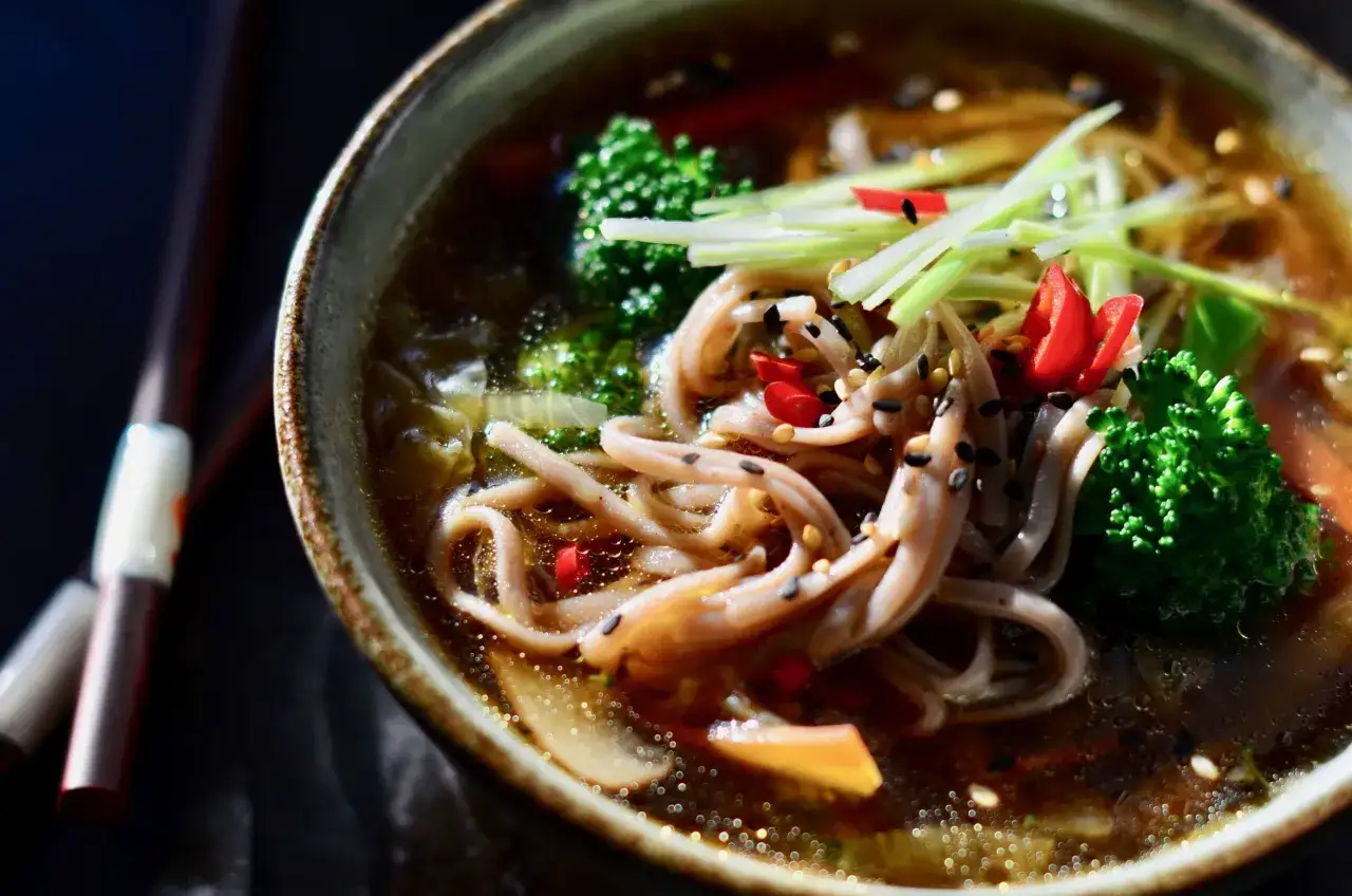 jak dodać pastę miso do zupy