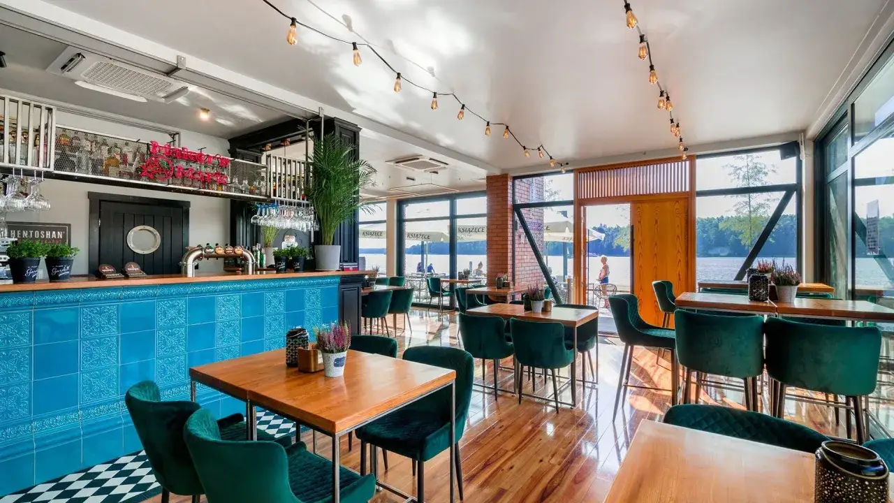 Zdjęcie Mikołajki gdzie zjeść: Odkryj najlepsze miejsca na wyjątkowe dania