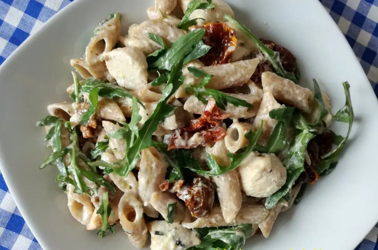 inspirujące dania z rukolą na obiad