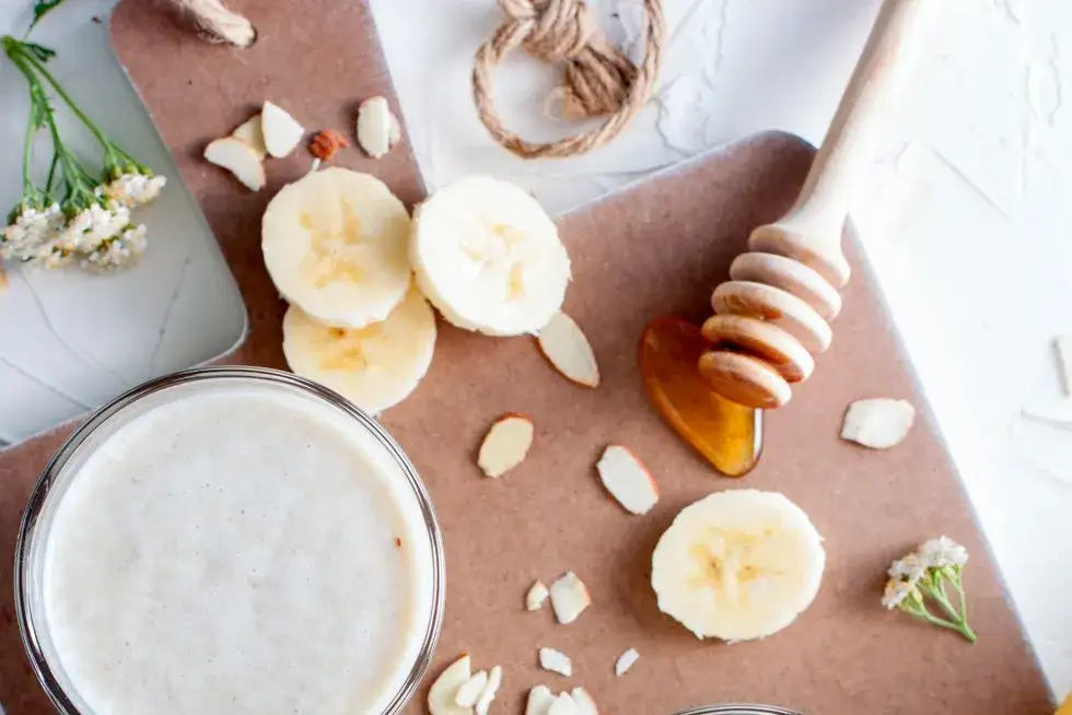 naturalne źr&oacute;dła białka po treningu