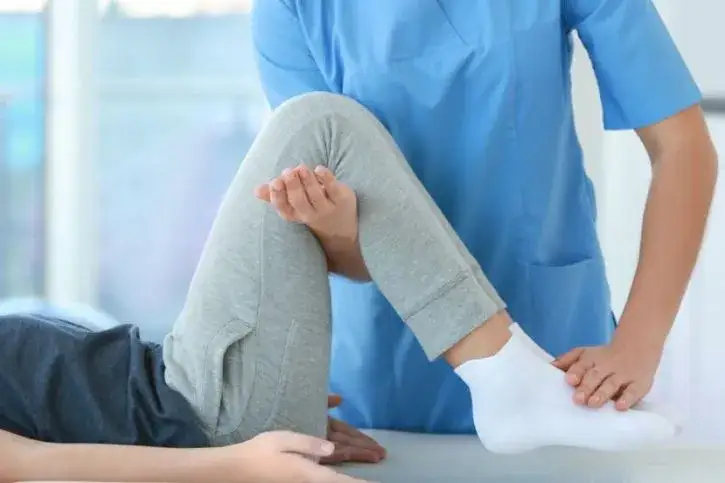 Zdjęcie Jedna noga krótsza: przyczyny, objawy i skuteczne leczenie