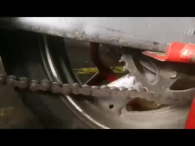 zużyty łańcuch motocyklowy