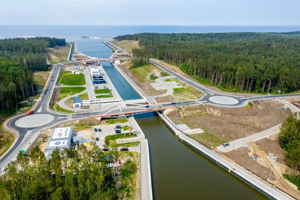 Przekop Mierzei Wiślanej z lotu ptaka
