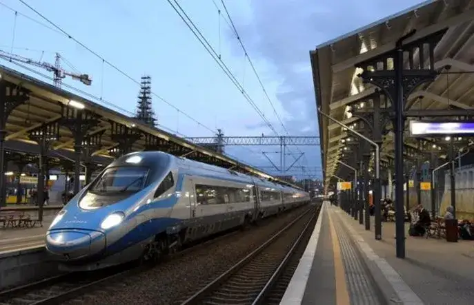 Zdjęcie Ile kosztuje pociąg Pendolino? Poznaj ukryte koszty i wydatki