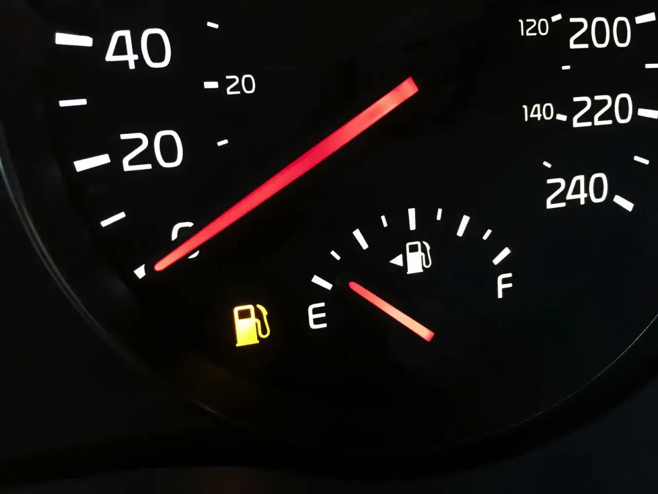 Kontrolka rezerwy paliwa Skoda Octavia