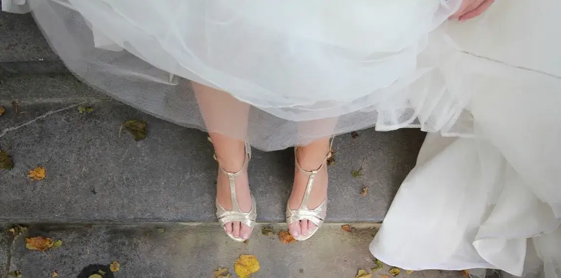 Zdjęcie Jakie buty do sukni ślubnej śmietankowej bieli, aby olśnić?