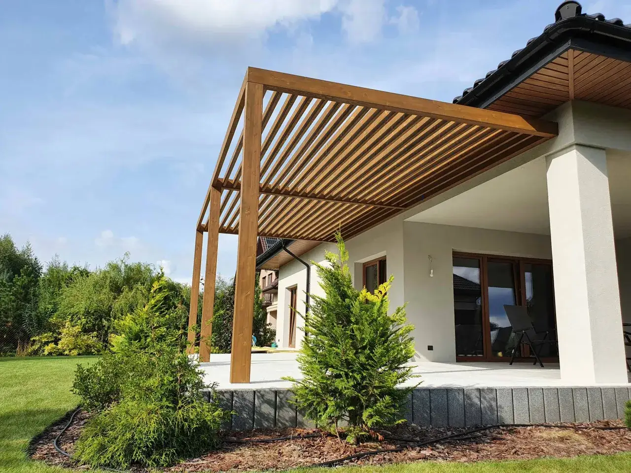 Rodzaje zadaszeń tarasowych porównanie