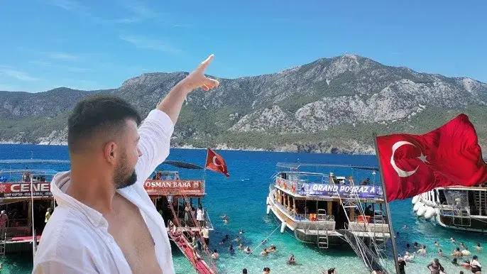 Plaże Antalya Lara i Konyaaltı porównanie