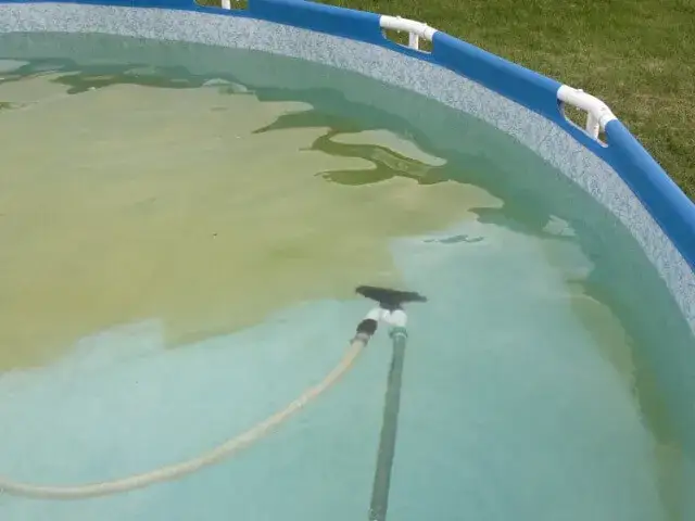 Zdjęcie Jakie pH w basenie ogrodowym jest kluczowe dla zdrowia i komfortu?