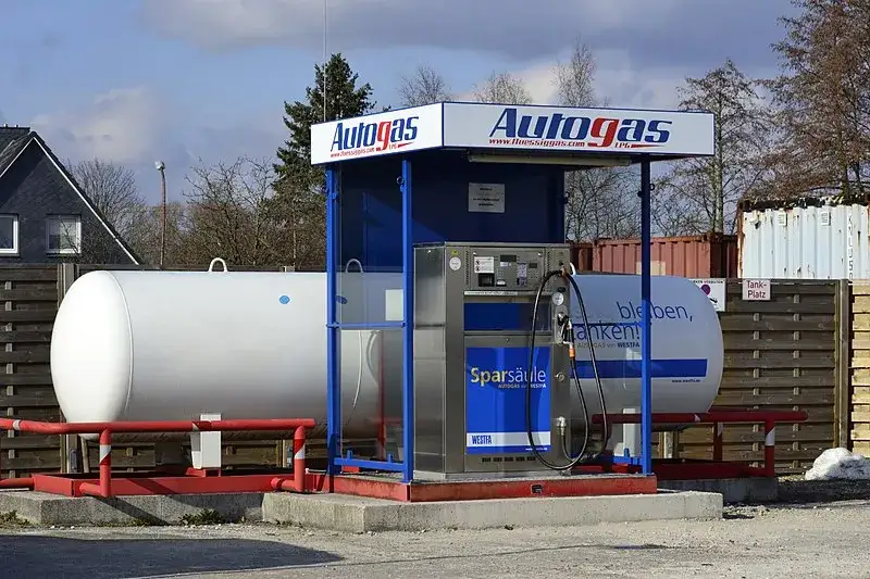 Zdjęcie Jaki olej do silnika benzynowego z LPG wybrać? Sprawdź opinie i uniknij błędów!