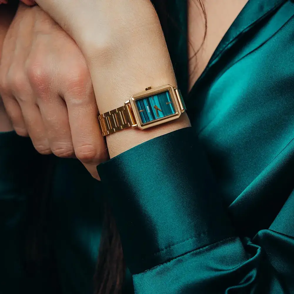 Zdjęcie Kolorowe zegarki damskie, które ożywią Twoją garderobę i styl