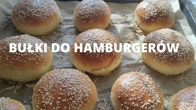 Zdjęcie Ile piec bułki do hamburgerów, aby były idealnie chrupiące?
