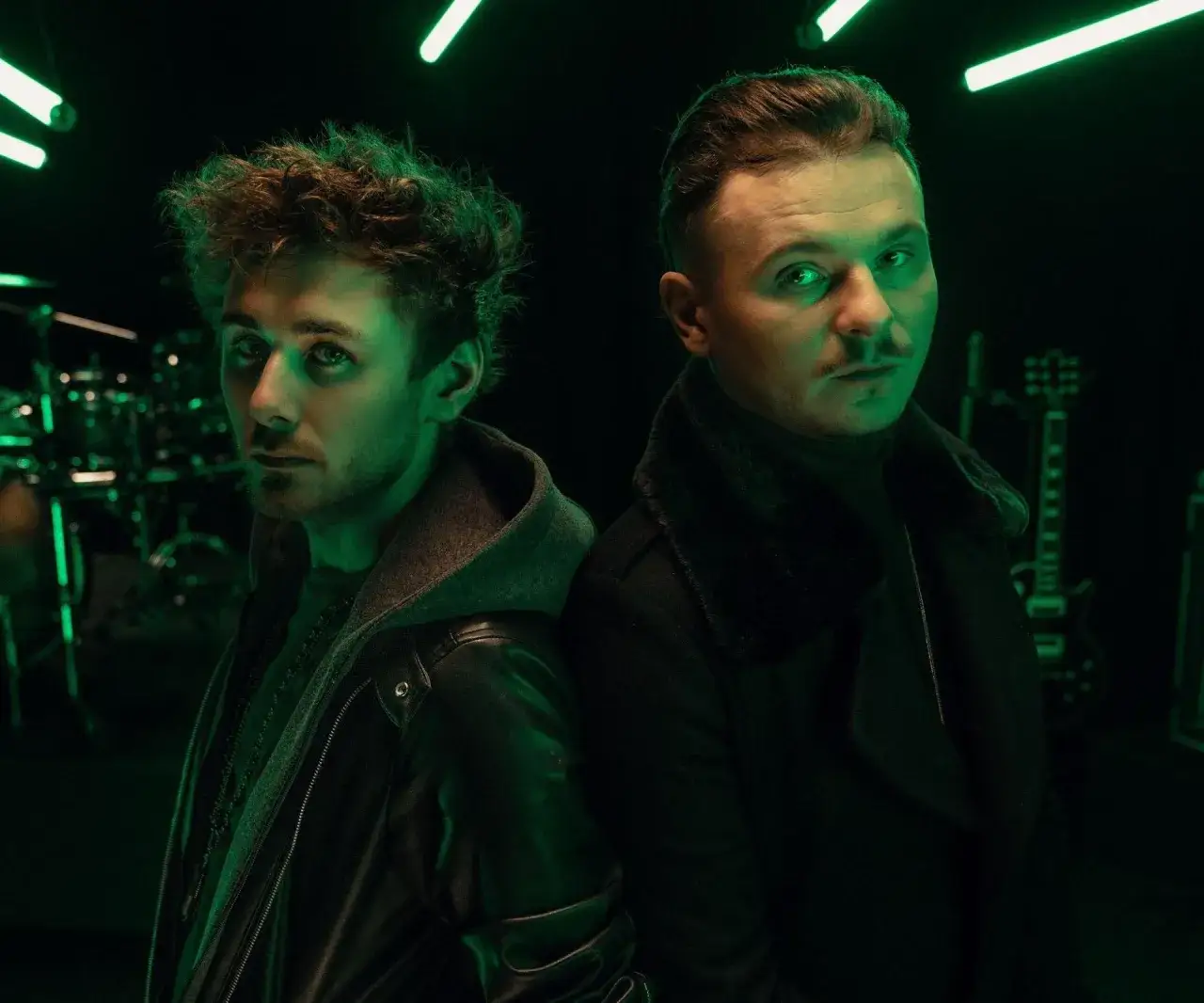 Zdjęcie Kto śpiewa letni deszcz i co kryje się za emocjonalną balladą?