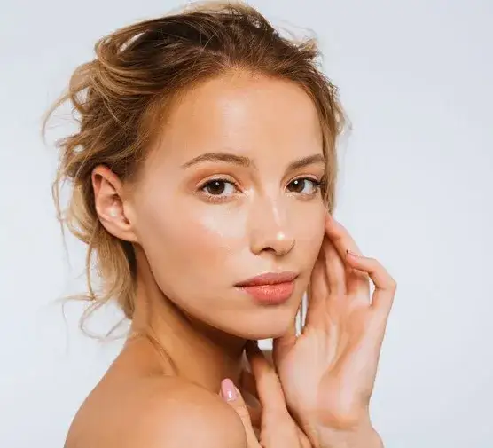 Zdjęcie Lirene podkład rozświetlający Rossmann – piękna cera bez wysiłku