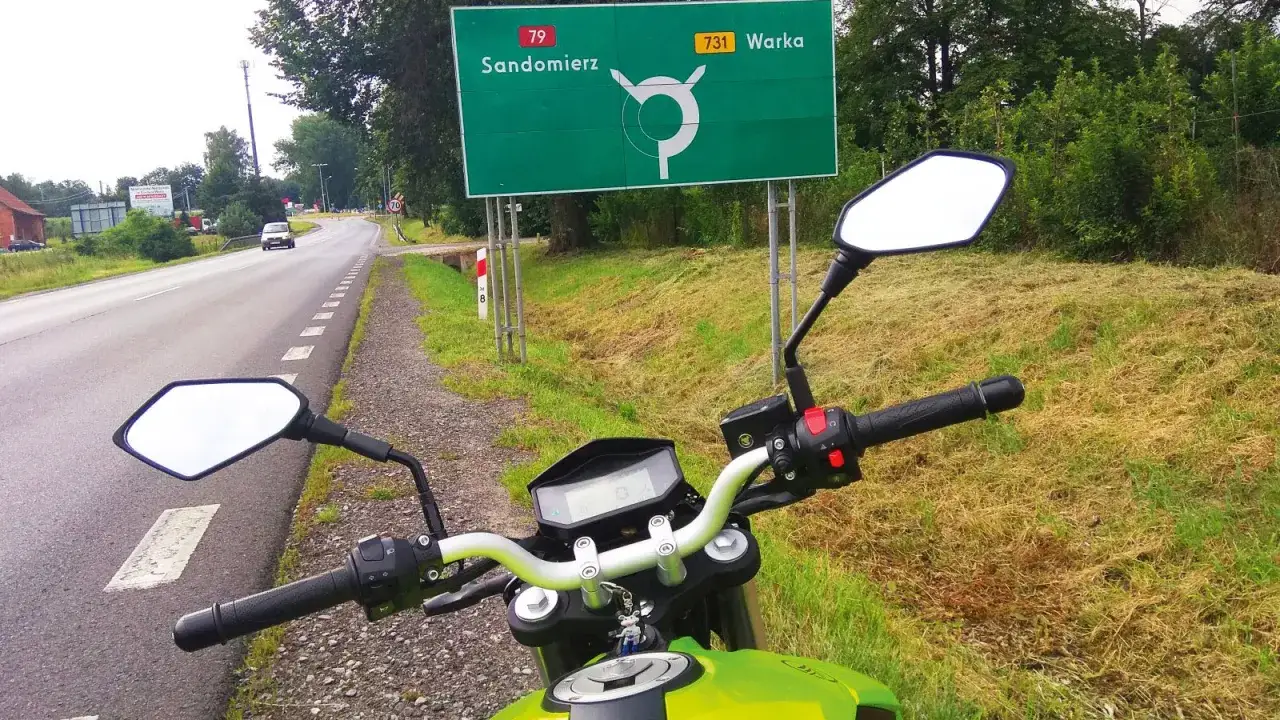 Zdjęcie Najlepsze trasy motocyklowe wokół Warszawy: bezpieczne i malownicze propozycje