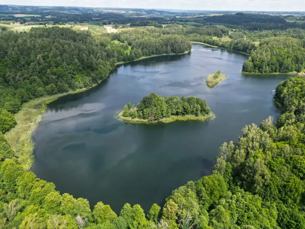 Zdjęcie Najlepsze atrakcje turystyczne Suwalszczyzny, które musisz zobaczyć
