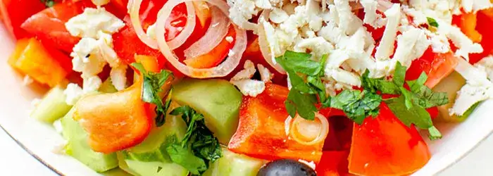 Zdjęcie Jakie sery najlepiej pasują do sałatki szopskiej dla autentycznego smaku?