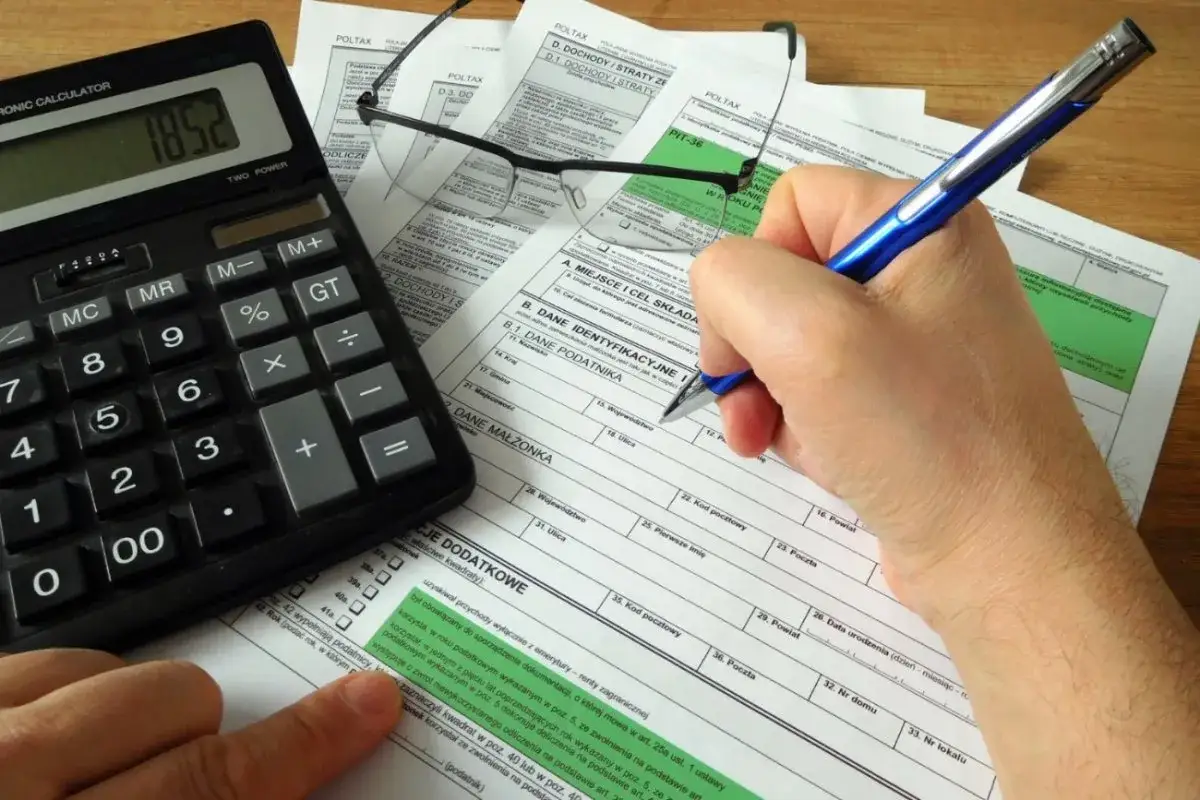 Zdjęcie Jak komornik nalicza odsetki? Zasady, limity i sposoby obniżenia długu