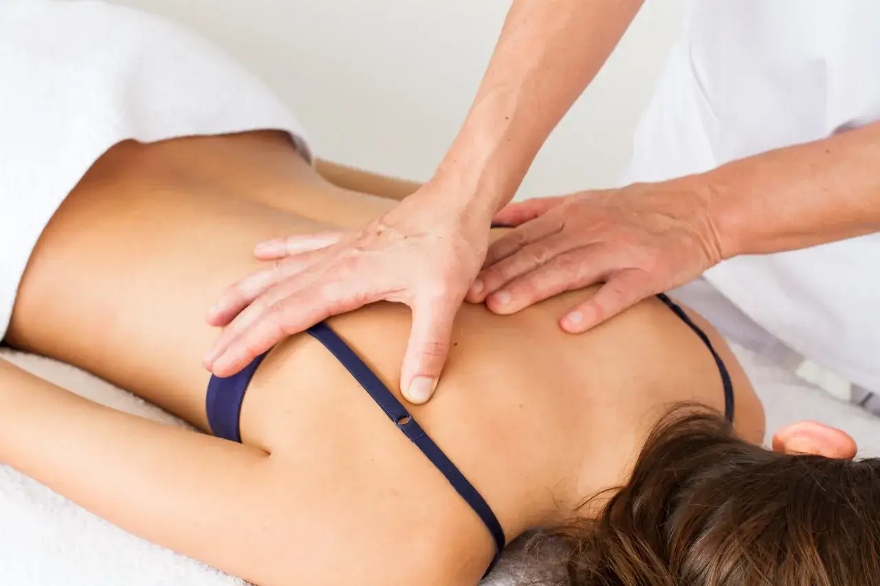 Zdjęcie ¿Contractura en la espalda alta? Alivia el dolor y prevénla.