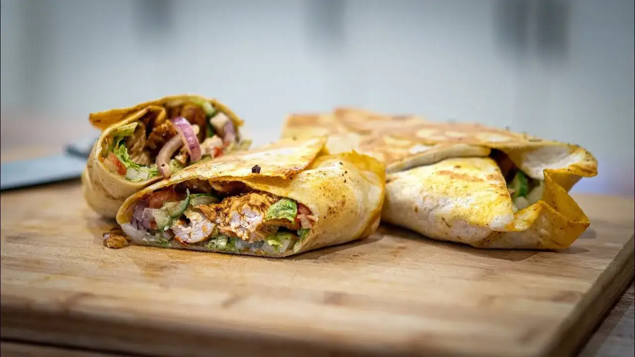 Zdjęcie Ile kalorii ma kebab? Zaskakujące różnice w kaloryczności!