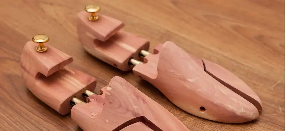 Zdjęcie Jak prawidłowo używać prawideł do butów – uniknij błędów i dopasuj idealnie