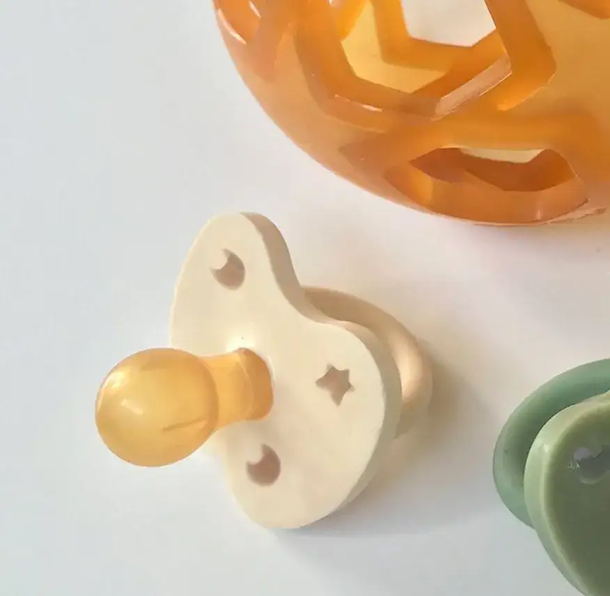 Zdjęcie Jak wyparzyć smoczek Lovi, aby zapewnić bezpieczeństwo dziecka