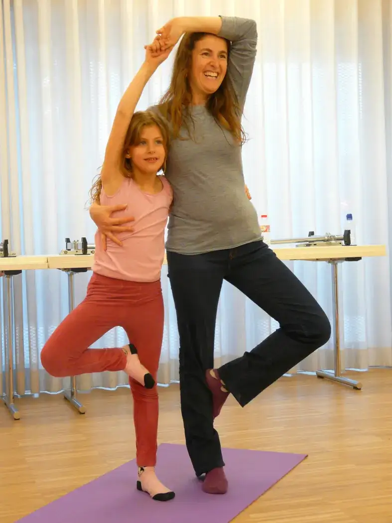 Zdjęcie Joga dla dzieci i rodziców w Warszawie – korzyści, miejsca i porady dla rodzin