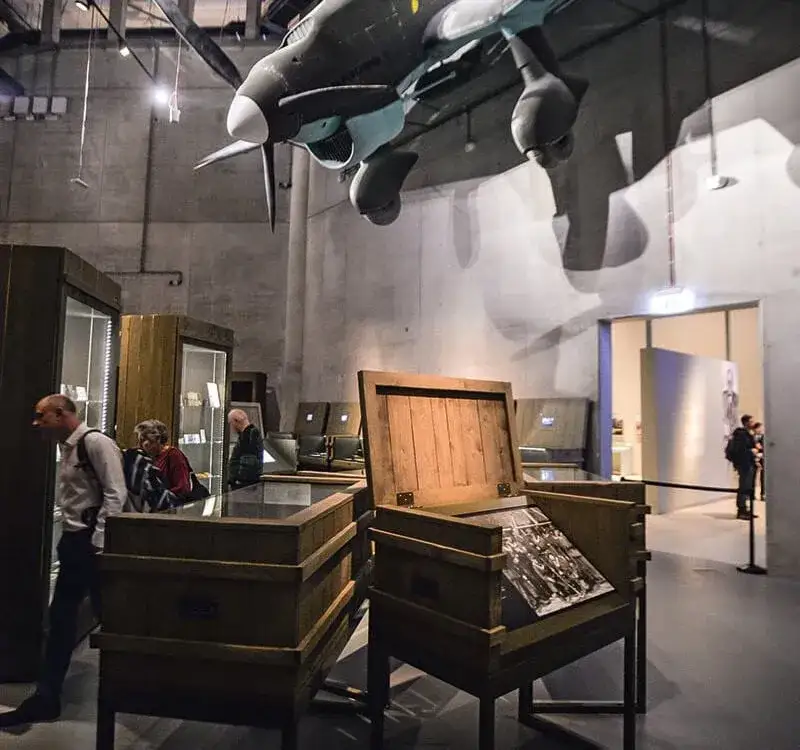 Muzeum II Wojny Światowej Gdańsk wnętrze