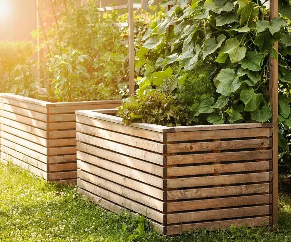 różne typy kwietników z palet DIY