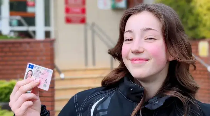 Zdjęcie Ile naprawdę trwa kurs na prawo jazdy AM? Sprawdź, co musisz wiedzieć!