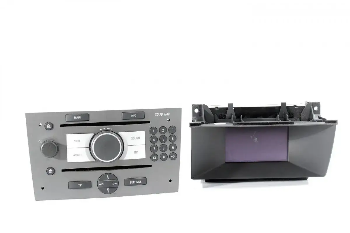 Opel Astra H wnętrze radio