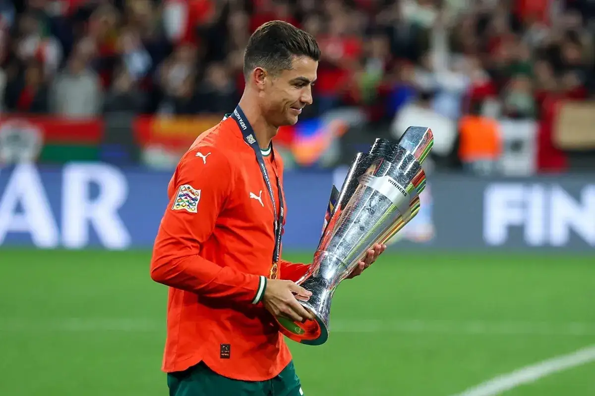 Cristiano Ronaldo z pucharem Ligi Narodów. Ile goli ma Ronaldo? Tego dnia świętował sukces drużyny, a nie indywidualne statystyki.