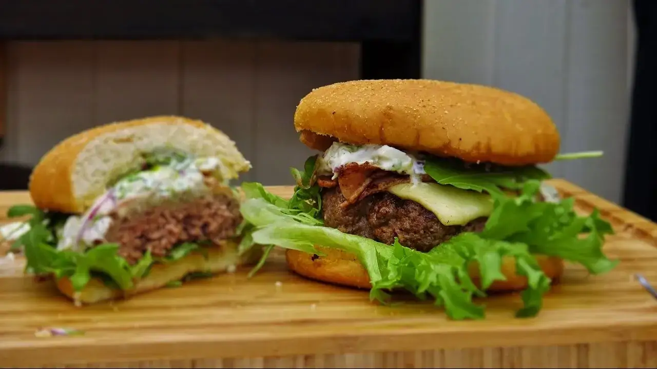 Zdjęcie Jak smażyć hamburgery, aby były soczyste i pełne smaku