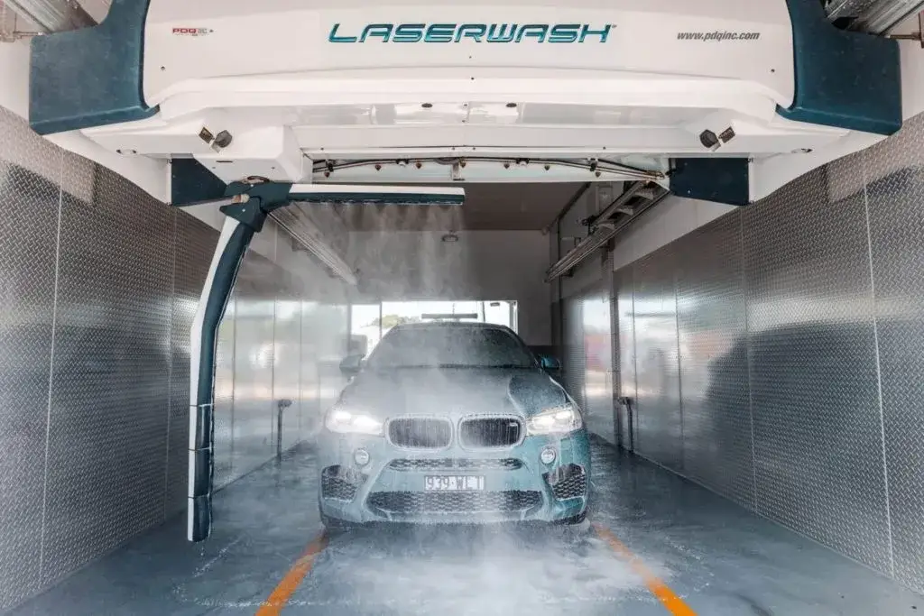 nowoczesna myjnia automatyczna