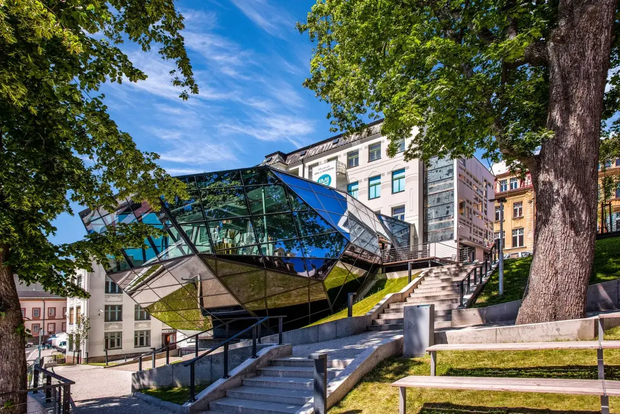 Muzeum Szkła i Biżuterii Jablonec nad Nysą nowoczesna dobudówka
