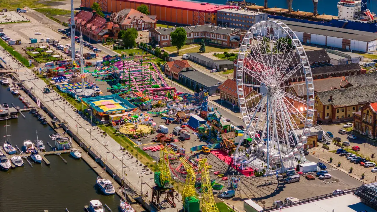 Bulwary Szczecin restauracje widok na Dźwigozaury