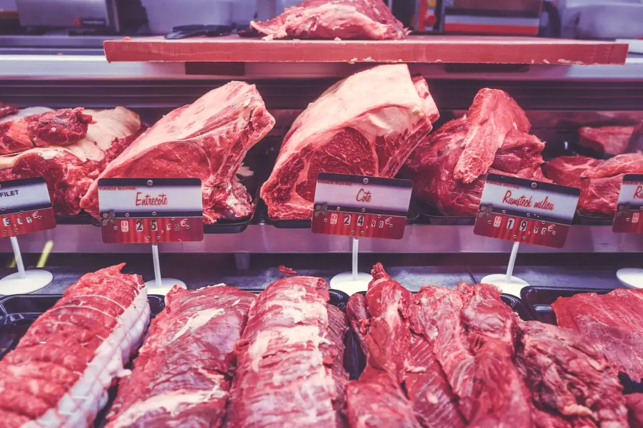 varietà di tagli di carne per cucinare