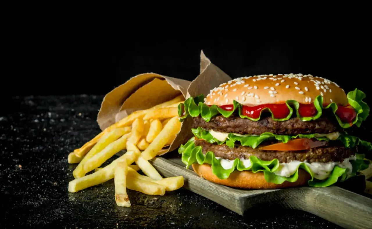 Podwójny cheeseburger z frytkami, jak zrobic cheeseburgera z mc.