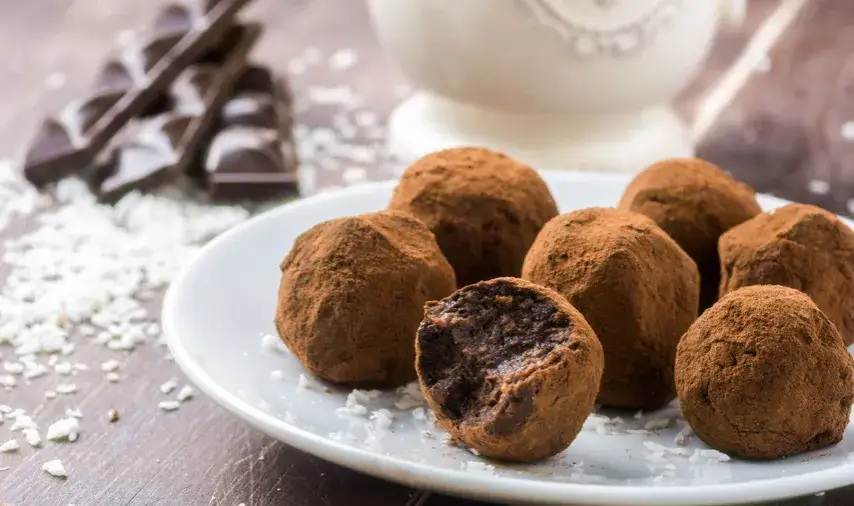 r&oacute;żne rodzaje trufli czekoladowych